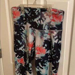 XL Capri workout pants